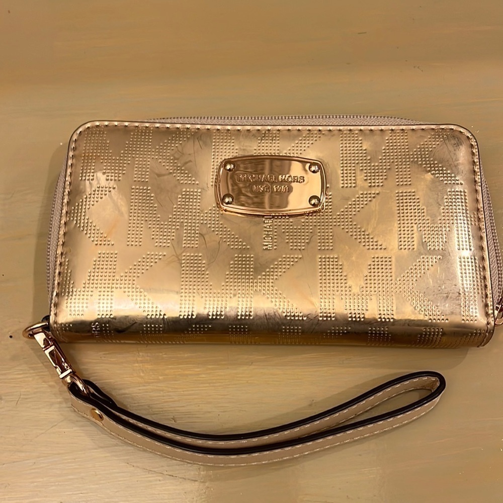 Michael Kors wristlet